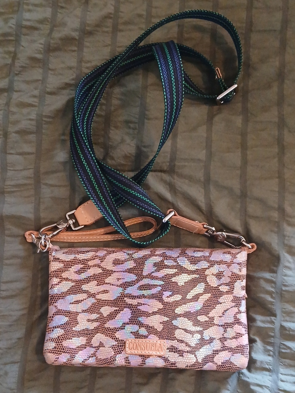 Consuela IRIS crossbody Wallet
